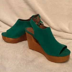 ⬇️⬇️🌴Corso Como Green Leather/Wood Wedges, 8